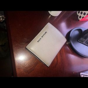 Michael kors wallet